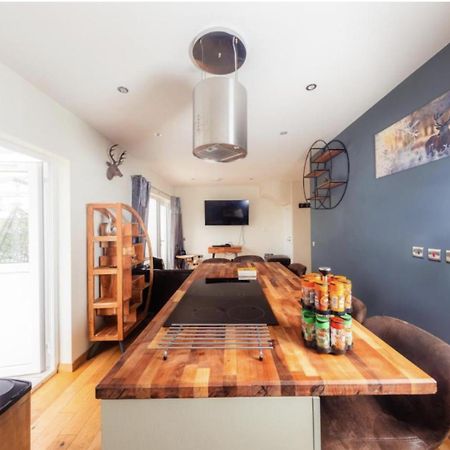 Luxury Cottage With Stunning Views Near Fairy Pools - School House 3 คาร์บอสท์ ภายนอก รูปภาพ