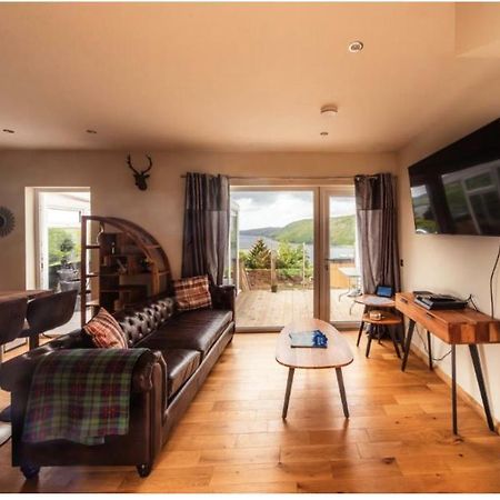 Luxury Cottage With Stunning Views Near Fairy Pools - School House 3 คาร์บอสท์ ภายนอก รูปภาพ