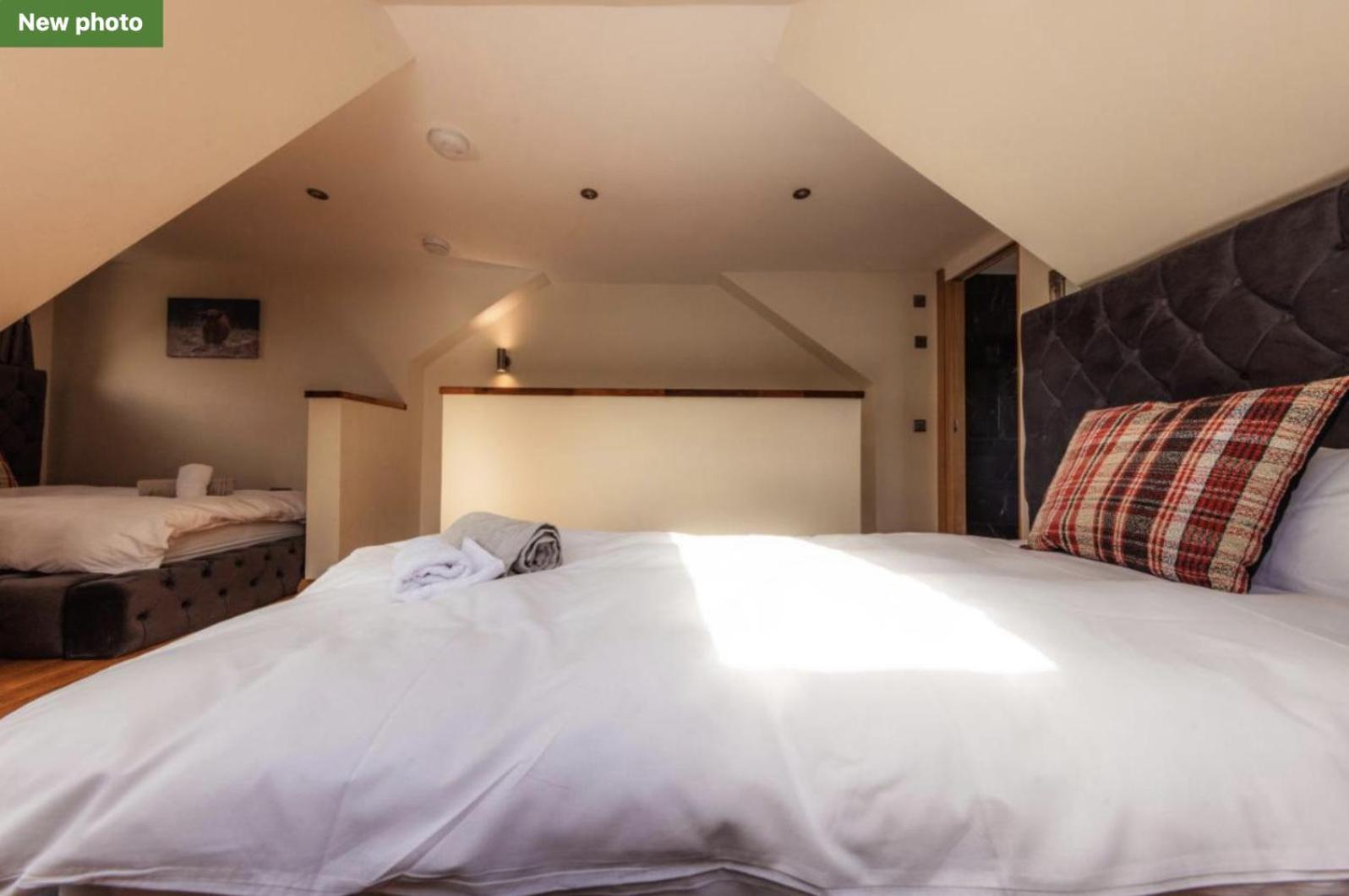 Luxury Cottage With Stunning Views Near Fairy Pools - School House 3 คาร์บอสท์ ภายนอก รูปภาพ