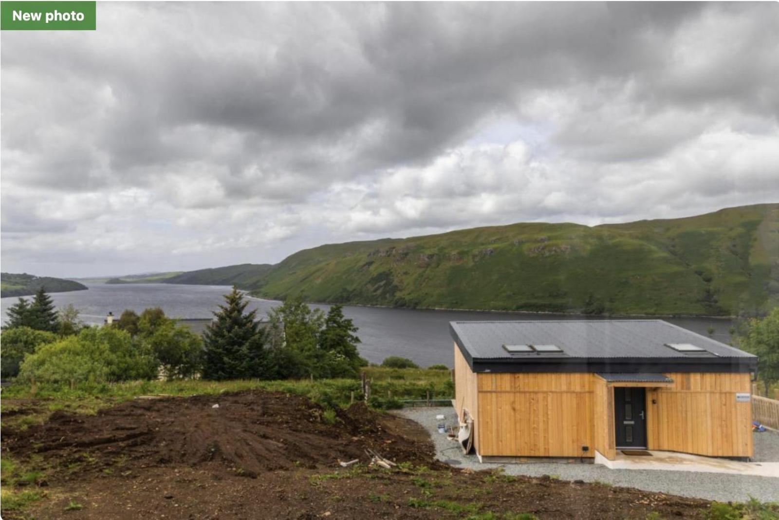 Luxury Cottage With Stunning Views Near Fairy Pools - School House 3 คาร์บอสท์ ภายนอก รูปภาพ