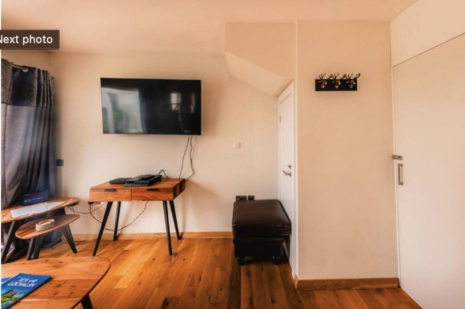 Luxury Cottage With Stunning Views Near Fairy Pools - School House 3 คาร์บอสท์ ภายนอก รูปภาพ